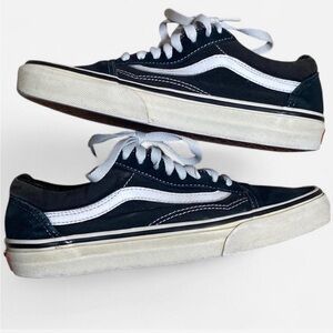 Men’s Black and White Vans